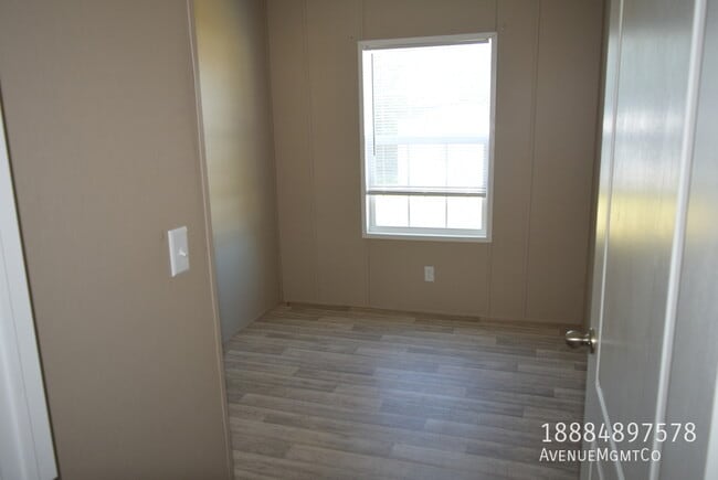 Building Photo - 239 Old Tavern Ln