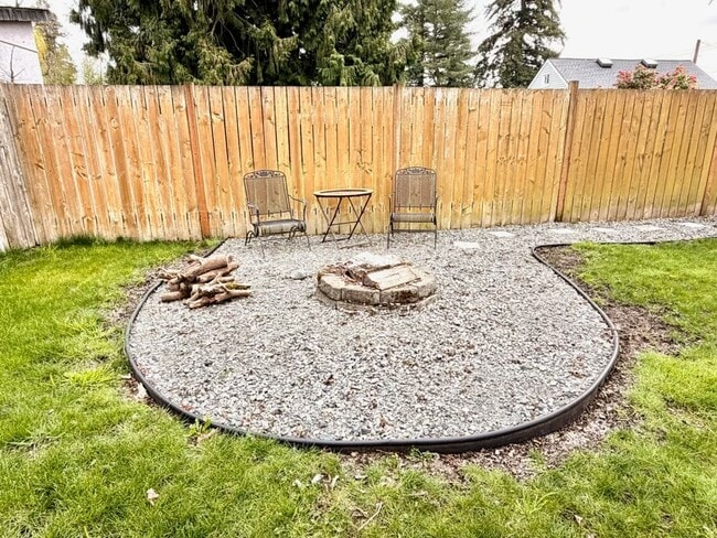 Building Photo - Rare Find! Private Yard + Firepit | Upstairs 1BR with Separate Entrance