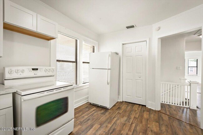 Building Photo - 1514 McDuff Ave S