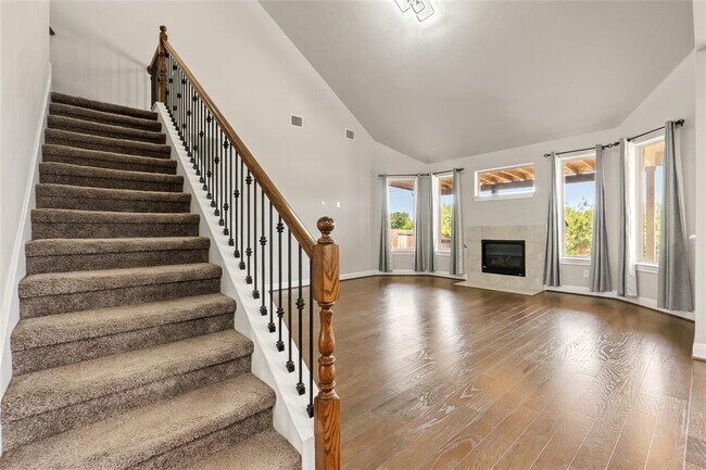 Building Photo - 2260 Hat Bender Lp