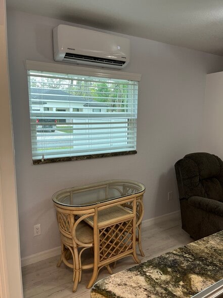 Building Photo - 2020 Lee Dr