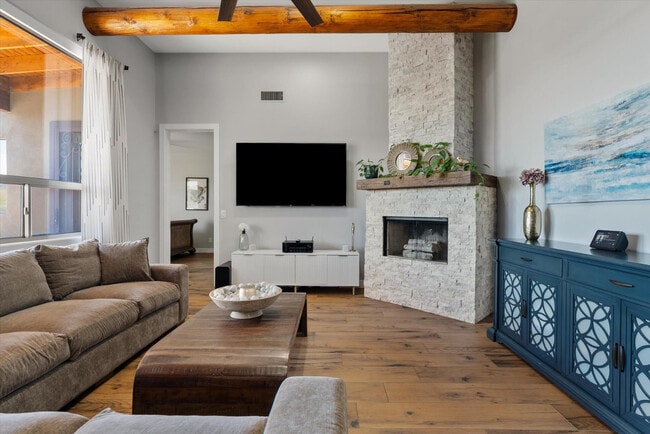 Building Photo - 3314 W Here to There Dr