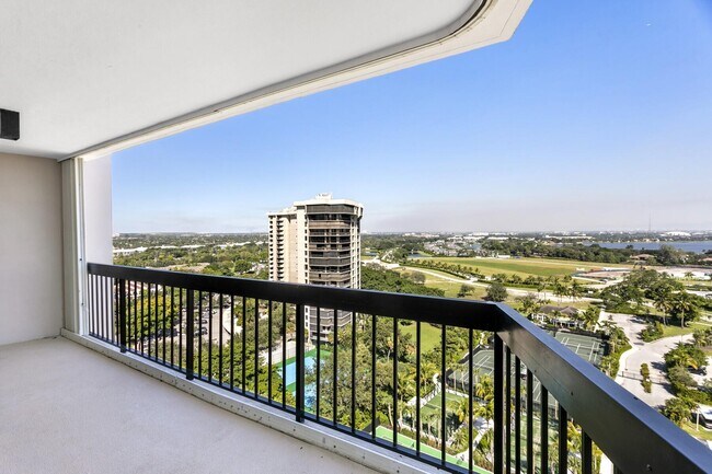 Building Photo - 2425 Presidential Way