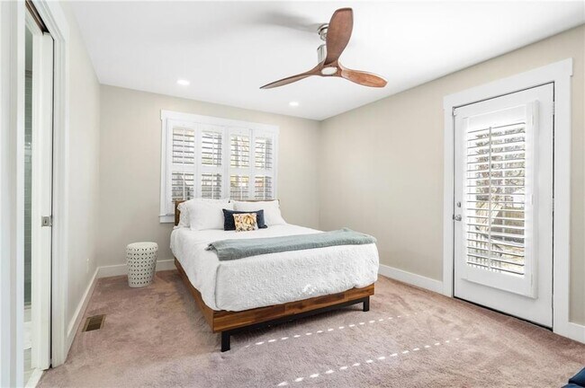 Building Photo - 2026 Harwinor Rd SE