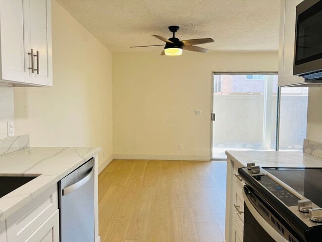 Building Photo - Beautiful 2 bedroom Condo