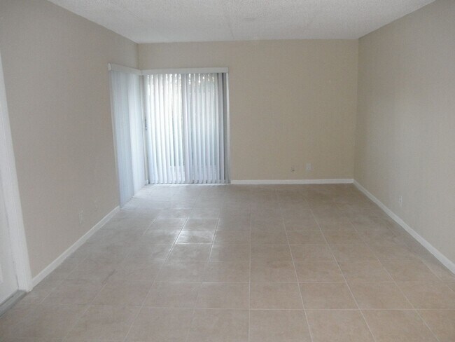 Building Photo - Fairview Villas