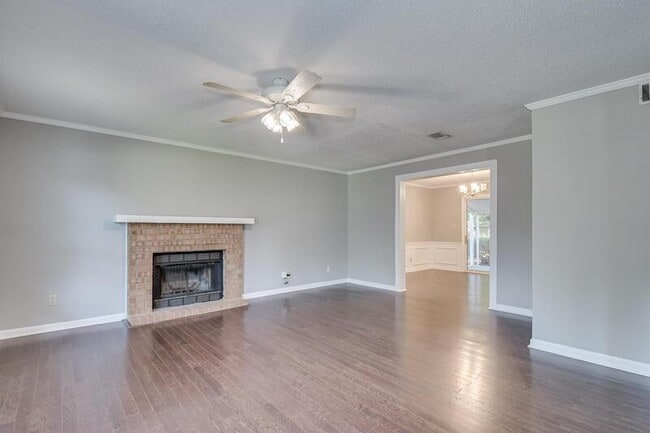 Building Photo - 2453 Riverlook Dr