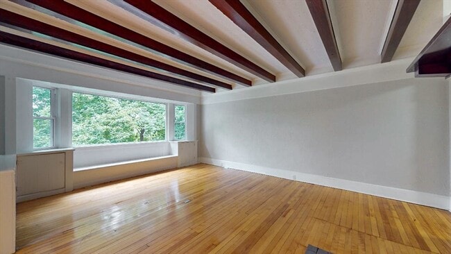 Building Photo - 54 Beeching St