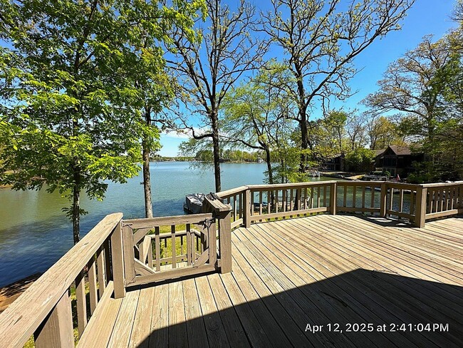 Primary Photo - Live on the Lake in Lakeland!!