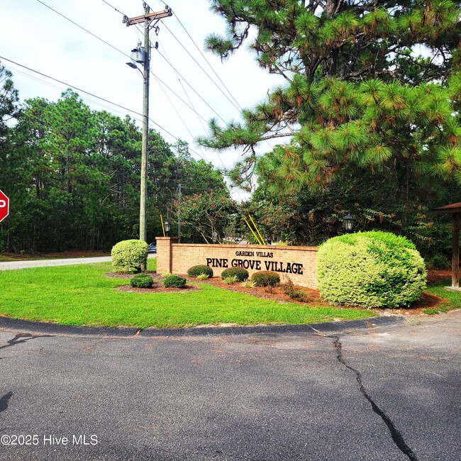 Building Photo - 25 Garden Villa Dr