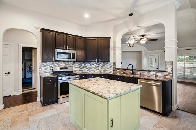 Building Photo - 5802 Sawyer Bend Ln