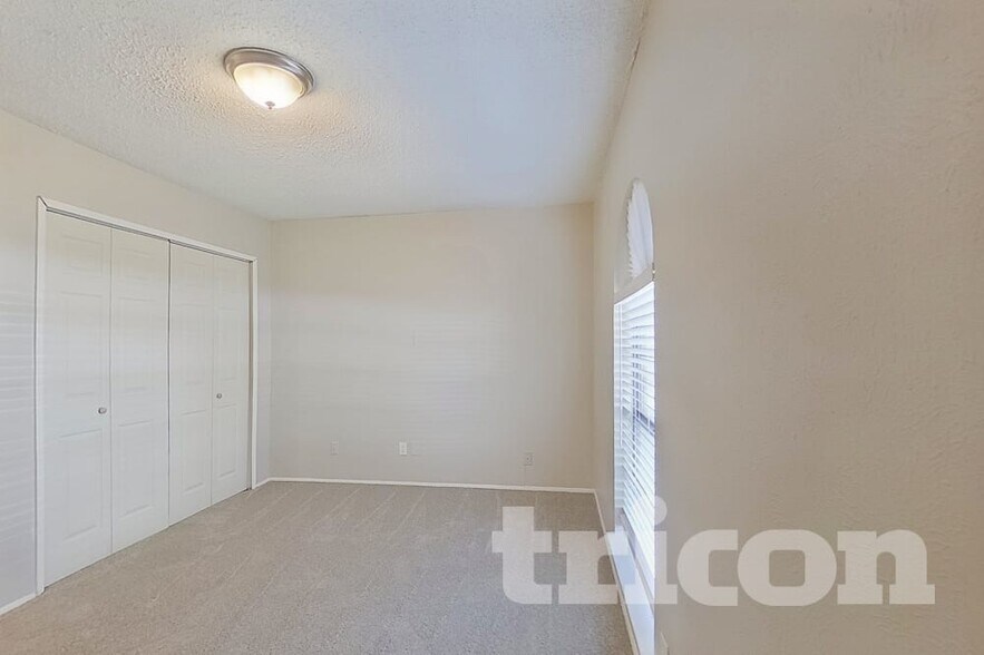 Building Photo - 1610 Pilot Way