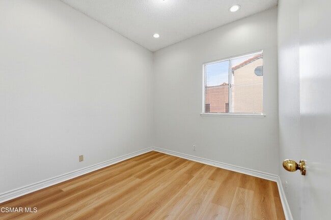 Building Photo - 13901 Olive View Ln