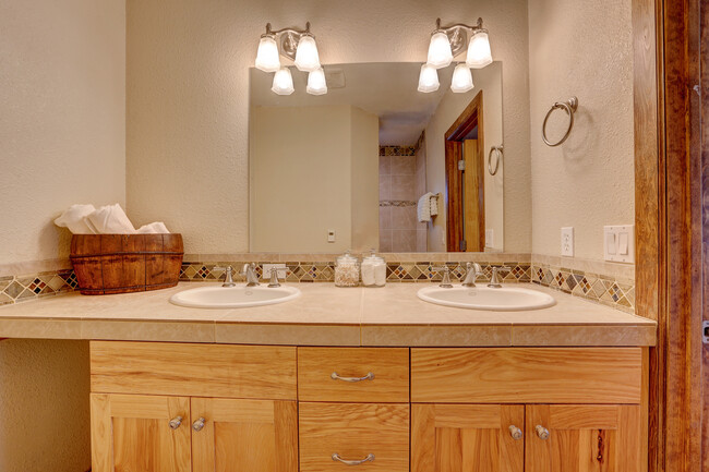 Master Bathroom Dual Vanities - 3816 W Taft St