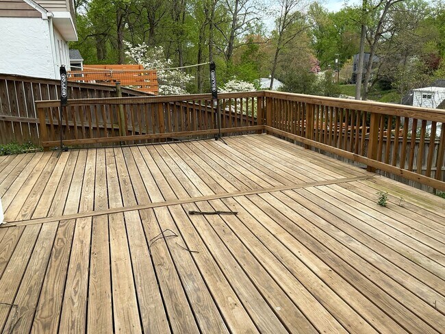 Building Photo - Fully remodeled 4BR 2.5BA colonial in 4 corners area of Silver Spring