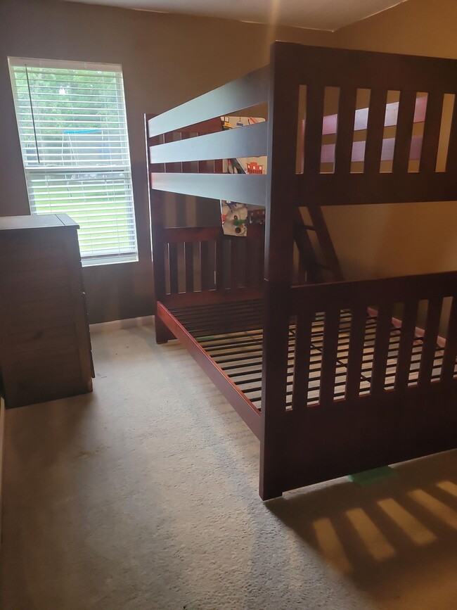 Building Photo - 1012 Cedarview Cir