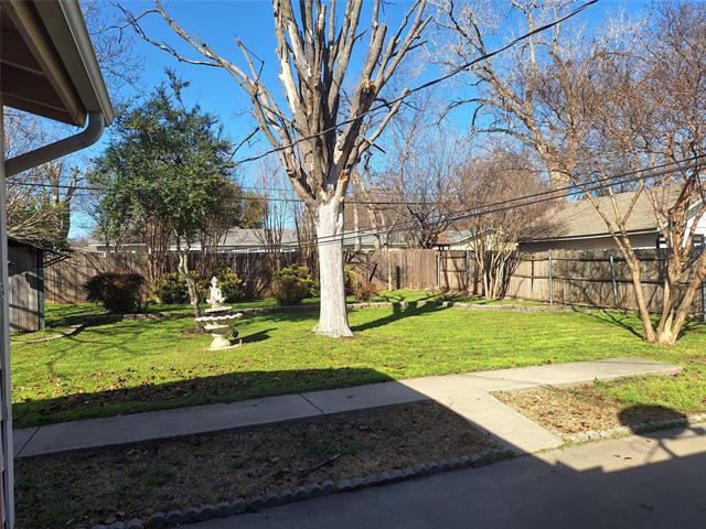 Building Photo - 740 Thomas Ave