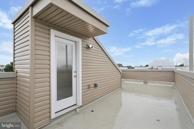 Building Photo - 2120 Bellmore St