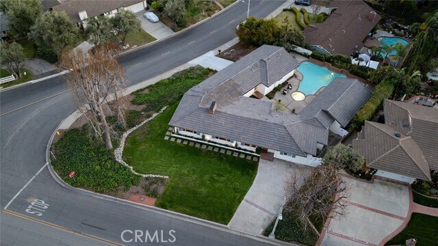 Building Photo - 1985 Highland Oaks Dr