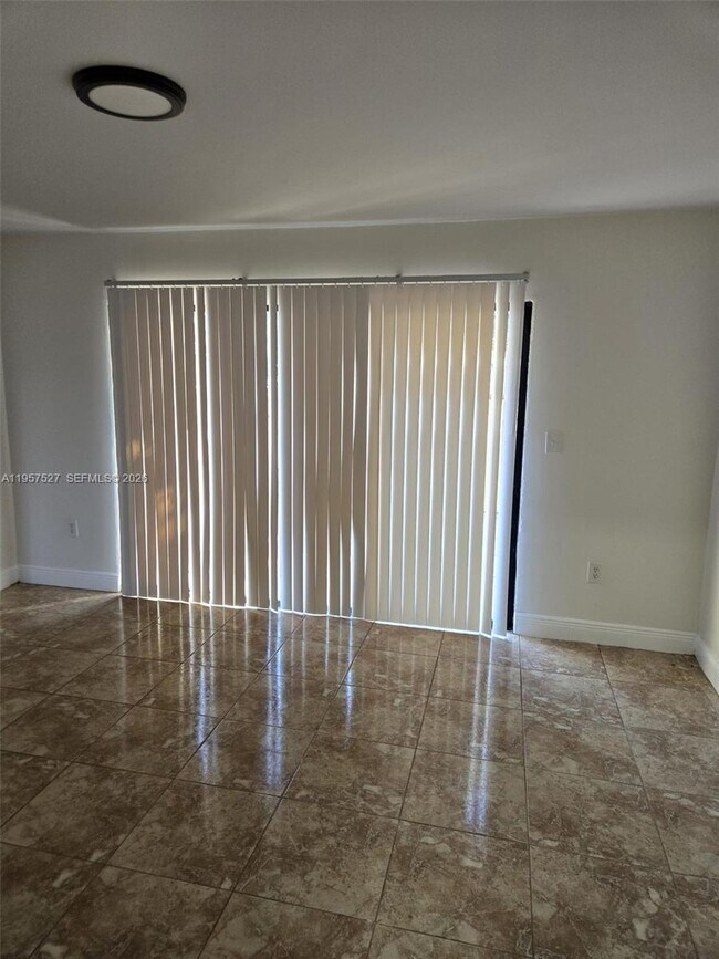 Building Photo - 4020 Del Rio Way