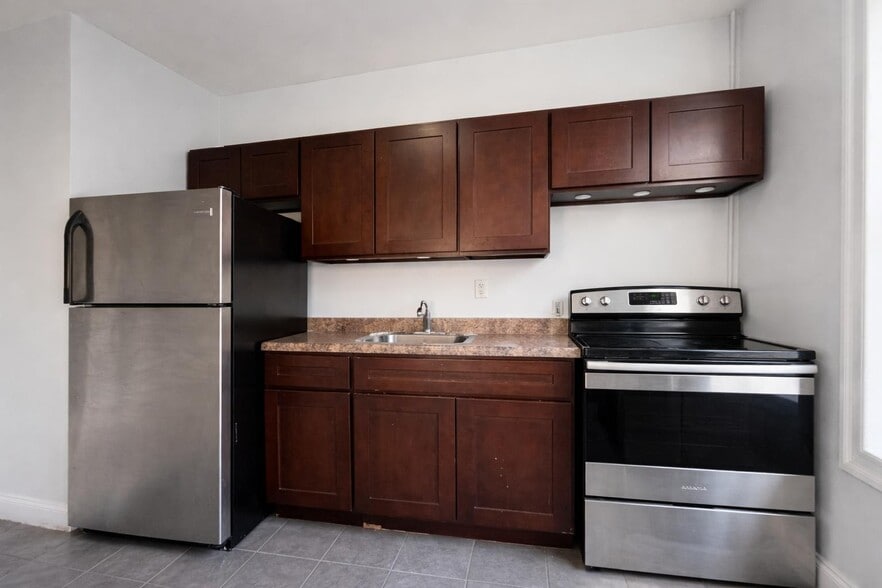 Building Photo - 24 Thayer St