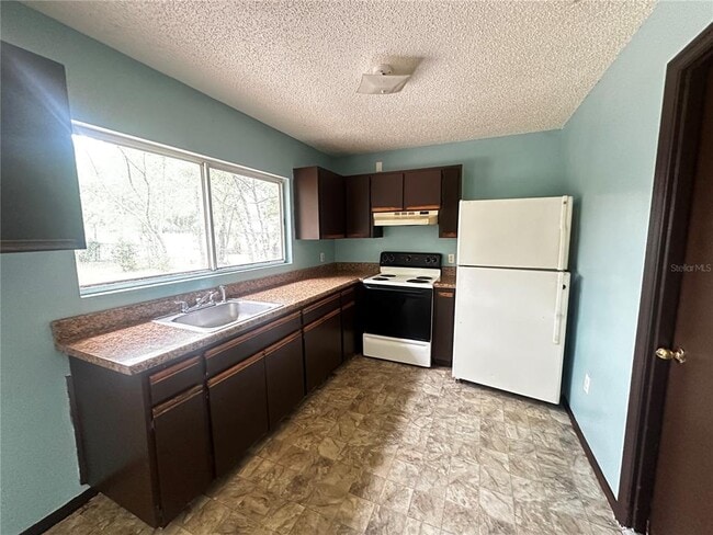 Building Photo - 417 Water Rd