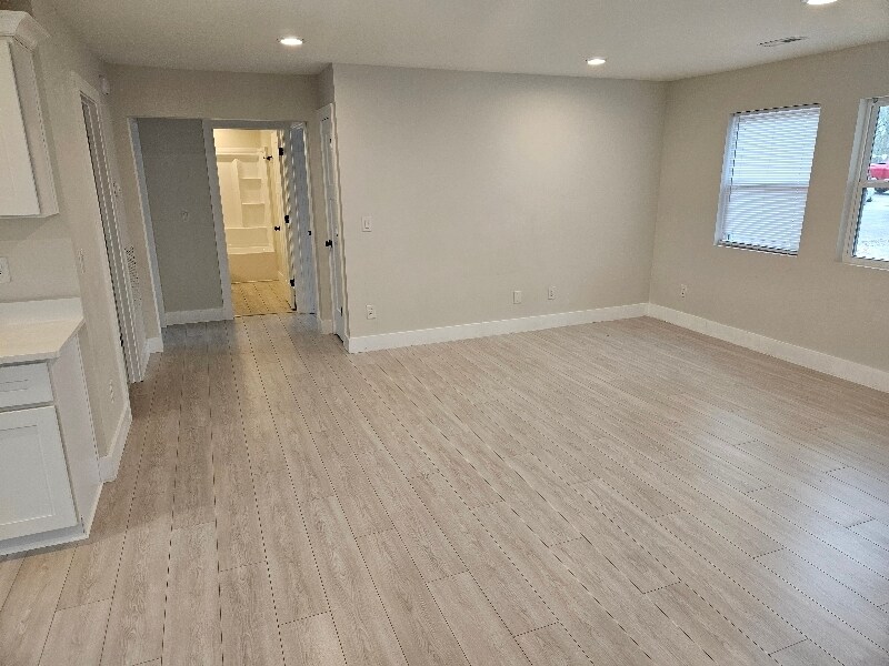 Building Photo - 2044 Sandy Ford Rd