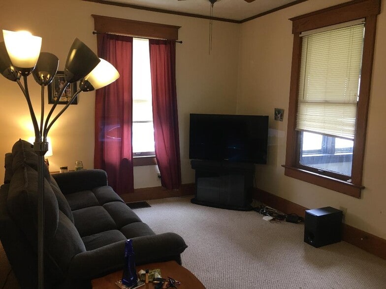 Building Photo - 208 Avondale Ave