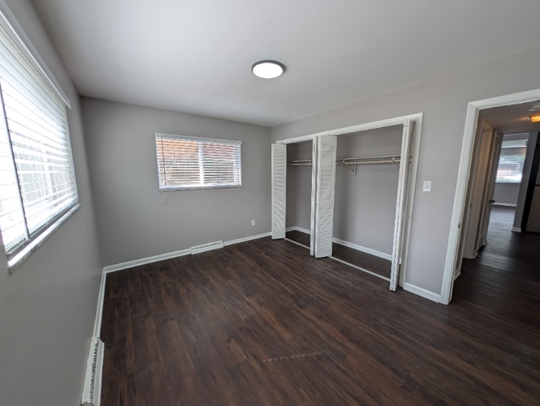 Building Photo - 110 Cromwell Pl