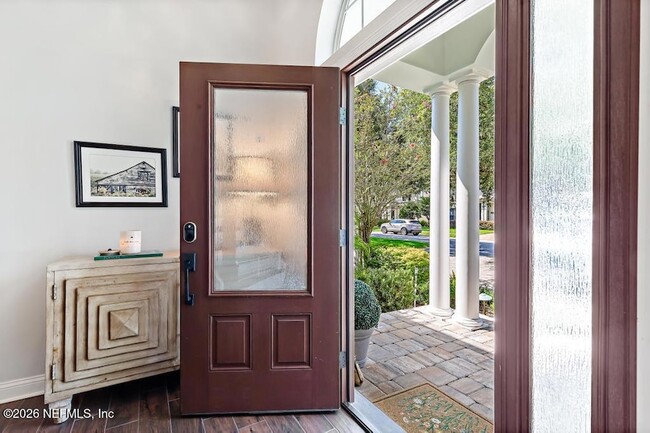 Building Photo - 1175 Eagle Point Dr