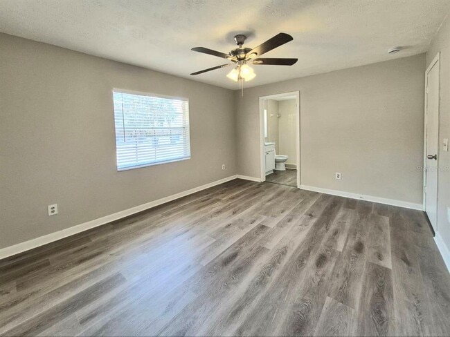 Building Photo - 3141 Bloomingdale Villas Ct