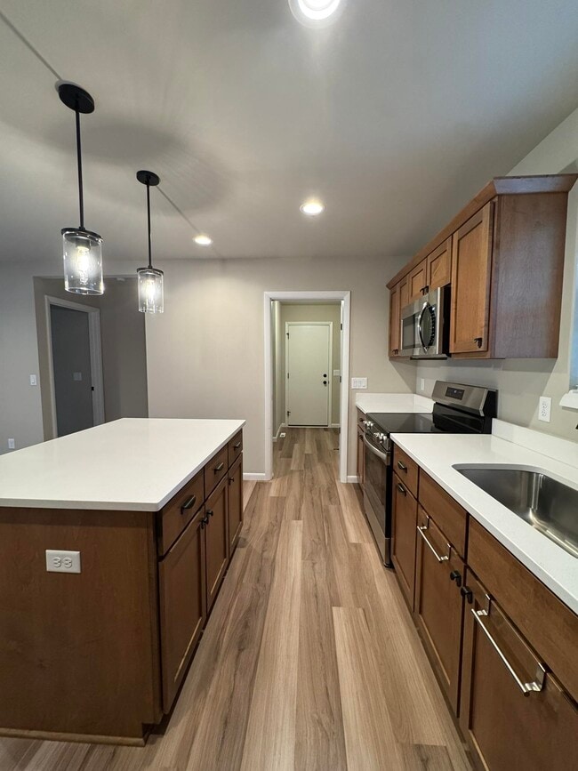 Building Photo - 2175 Autumn Lake Parkway