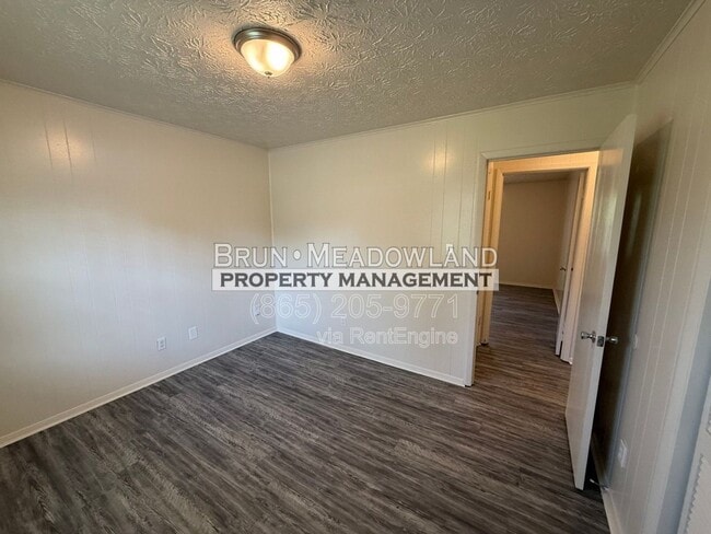 Building Photo - 1930 Lovell Rd