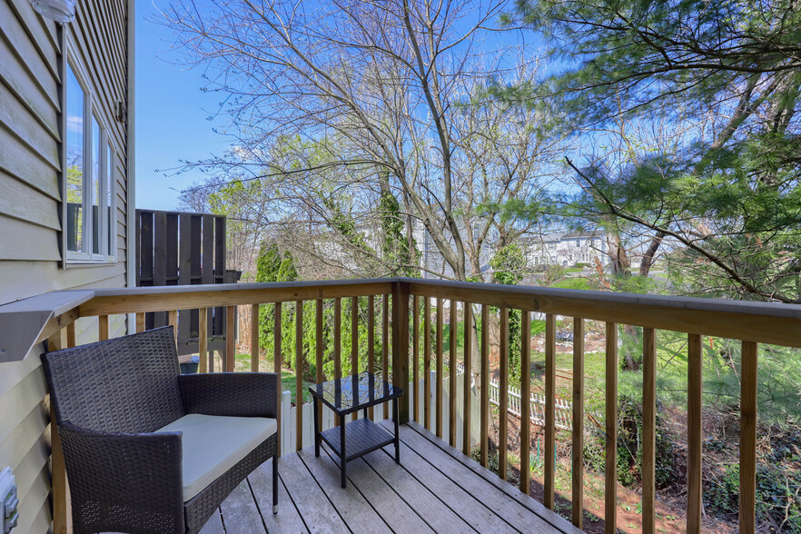Building Photo - 76 Persian Lilac Dr