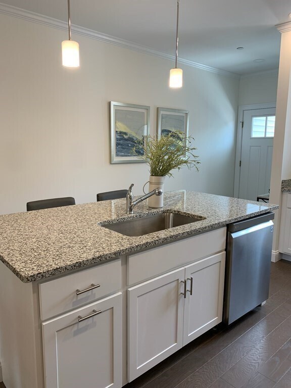 Building Photo - 7 E Dexter Ave