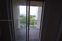 Building Photo - 102 SW 6th Ave