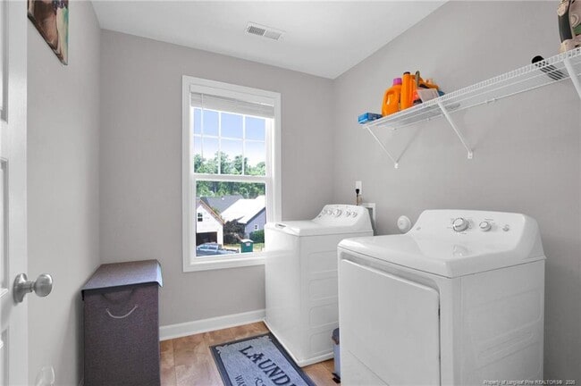 Building Photo - 208 Walker Downs Cir