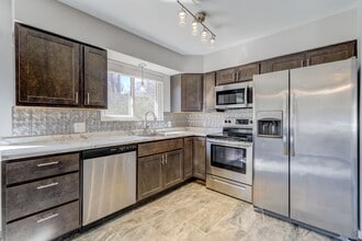 Building Photo - Renovated Pet Friendly House