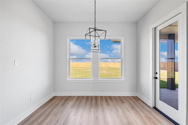 Building Photo - 3511 Palm Crest Dr