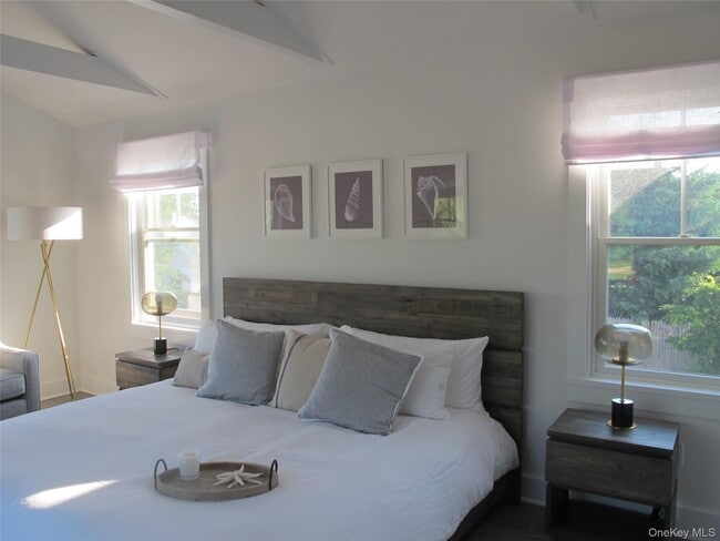 Building Photo - 40 Tuthill Point Rd