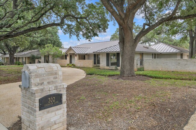 Building Photo - CHARMING 5 BDRM HOME IN CASTLE HILLS!!