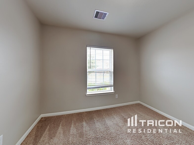 Building Photo - 22715 Bauer Sky Dr