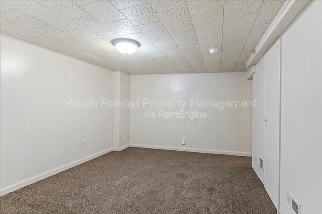 Building Photo - 153 Country Club Dr