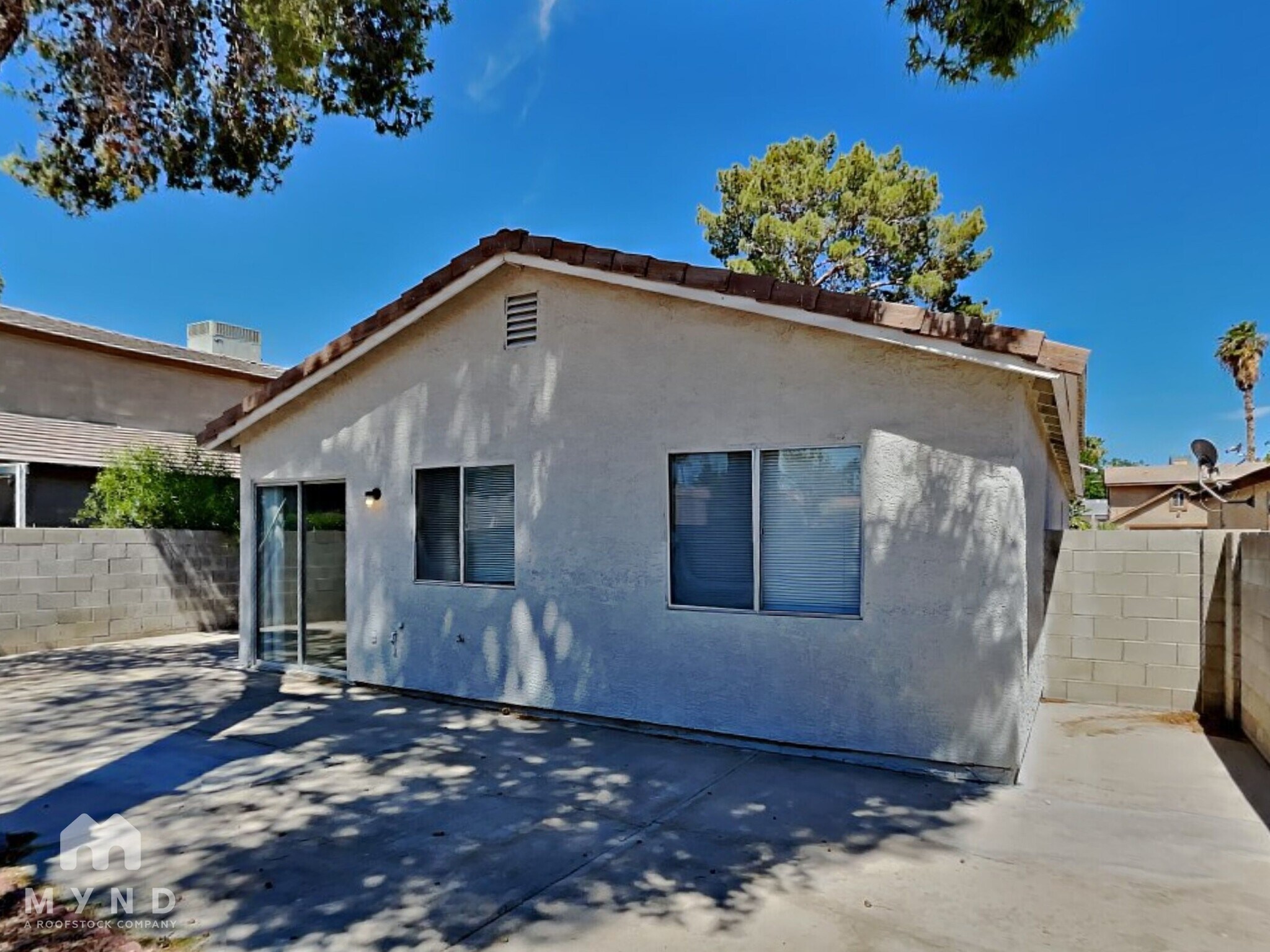 Building Photo - 1221 S Christy Ln