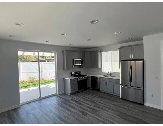 Building Photo - 14739 Drell St