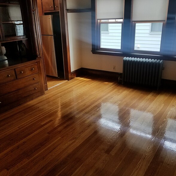 Building Photo - 396 Mt Auburn St