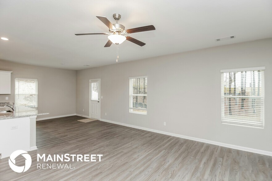 Building Photo - 1005 Nandina Ct