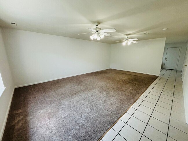 Building Photo - 317 Pheasant Run Ct