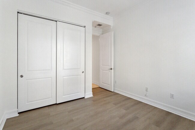 Building Photo - 12 SE 1st Ave