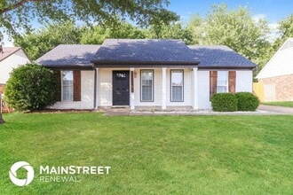 Building Photo - 10626 Oak Leaf Dr